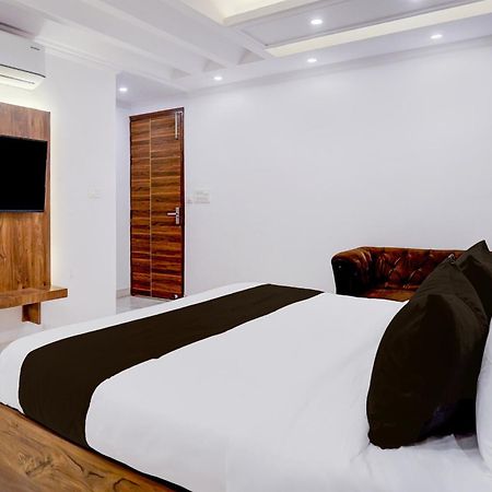 Townhouse Hotel Grand Emporio By Sbg Near Vaishali Metro Station Ghaziabad Eksteriør bilde