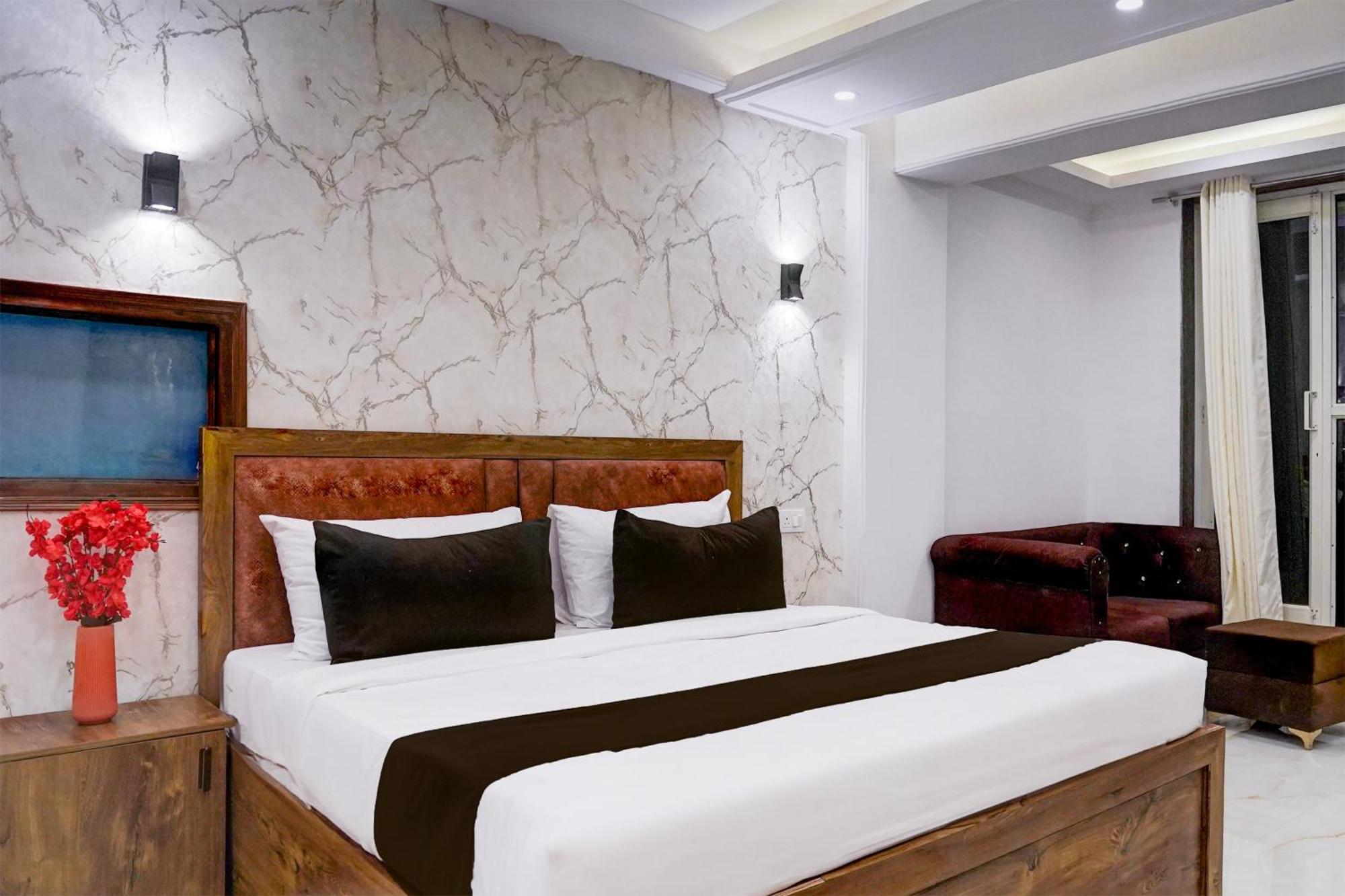 Townhouse Hotel Grand Emporio By Sbg Near Vaishali Metro Station Ghaziabad Eksteriør bilde