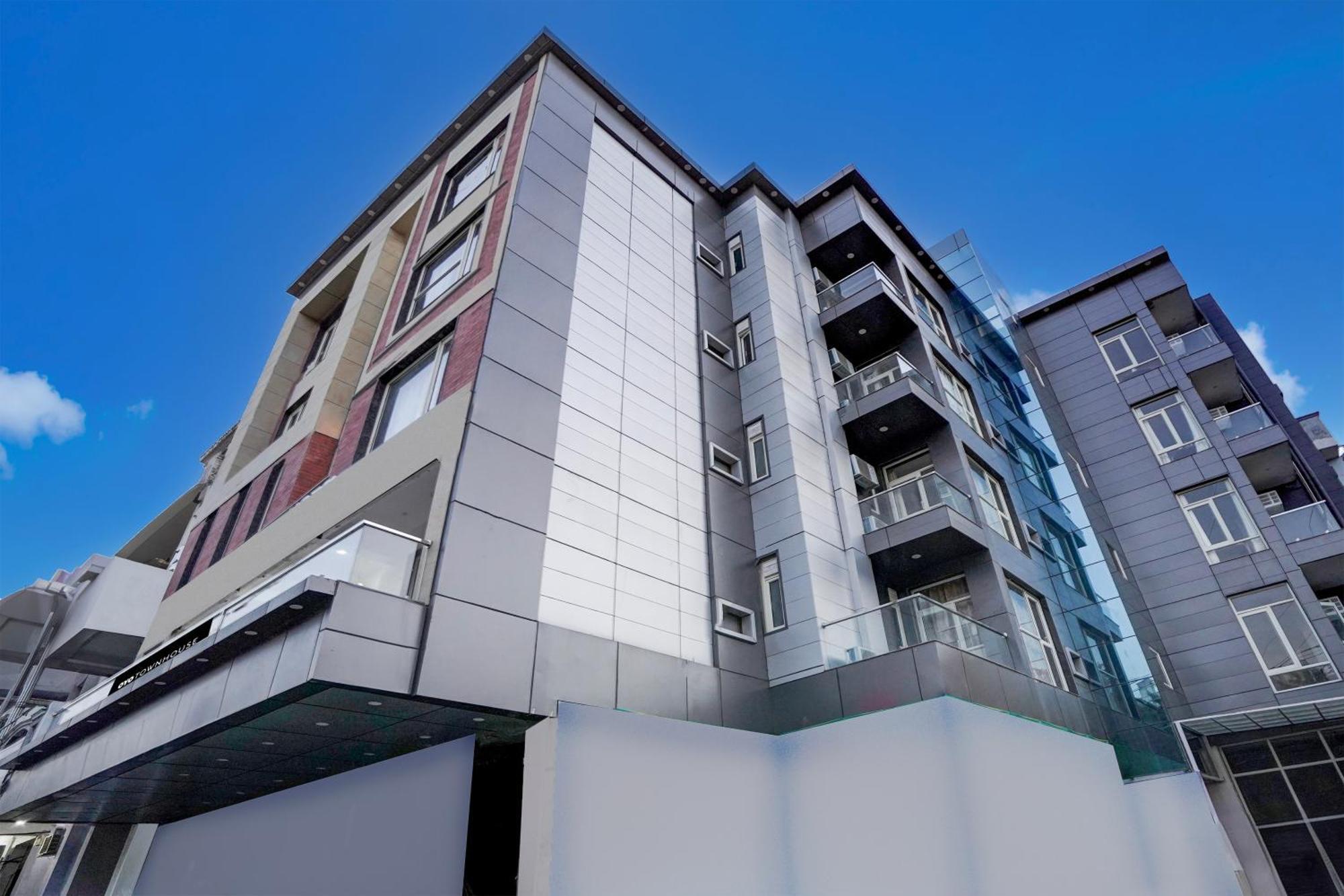 Townhouse Hotel Grand Emporio By Sbg Near Vaishali Metro Station Ghaziabad Eksteriør bilde