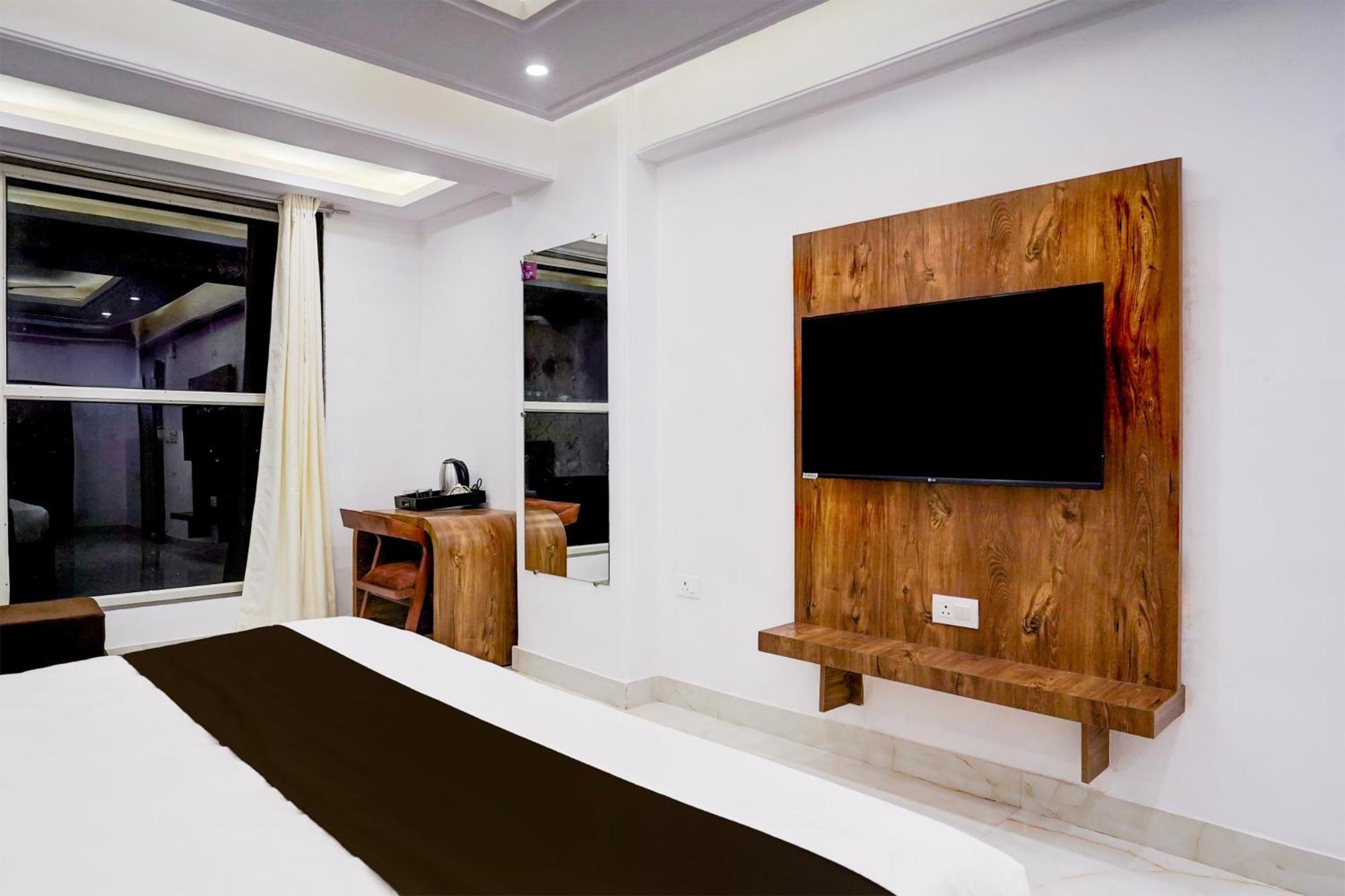 Townhouse Hotel Grand Emporio By Sbg Near Vaishali Metro Station Ghaziabad Eksteriør bilde