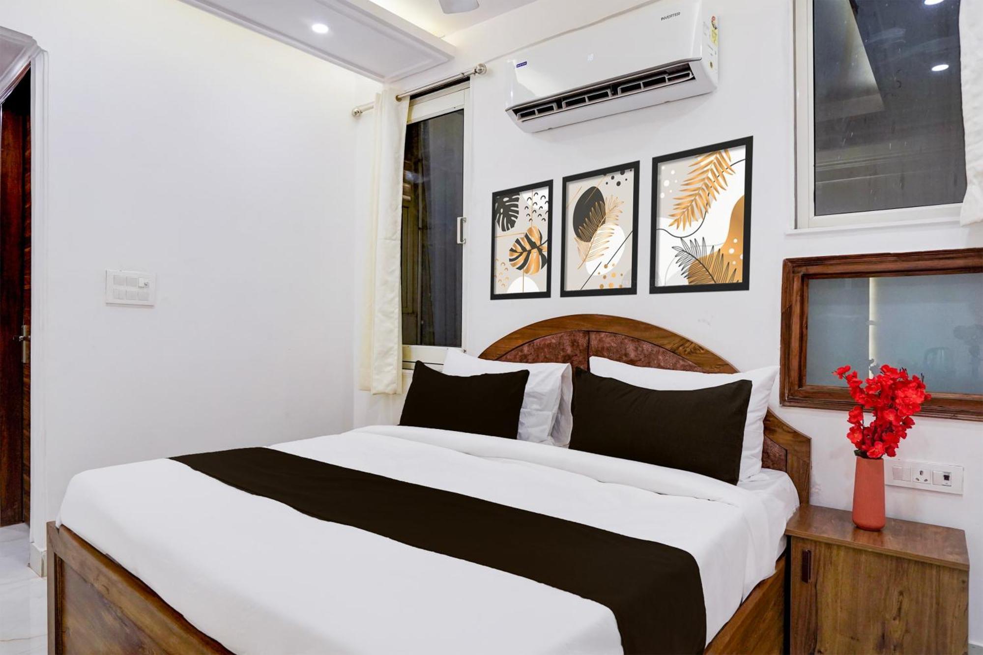 Townhouse Hotel Grand Emporio By Sbg Near Vaishali Metro Station Ghaziabad Eksteriør bilde