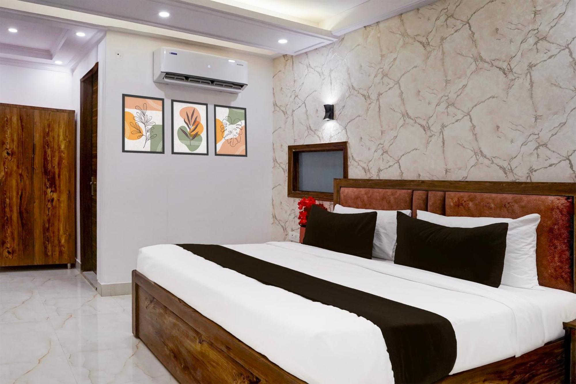 Townhouse Hotel Grand Emporio By Sbg Near Vaishali Metro Station Ghaziabad Eksteriør bilde
