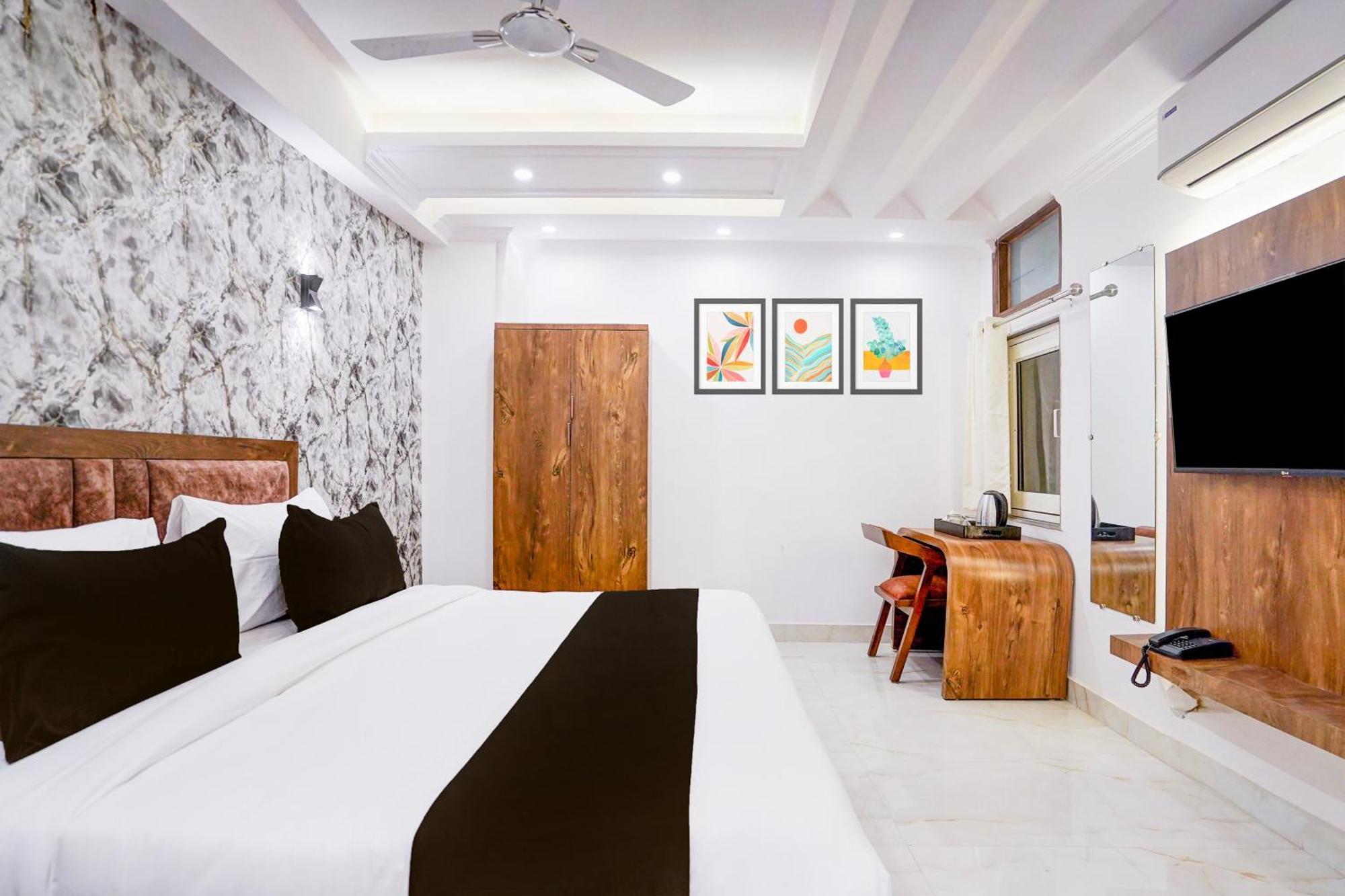 Townhouse Hotel Grand Emporio By Sbg Near Vaishali Metro Station Ghaziabad Eksteriør bilde