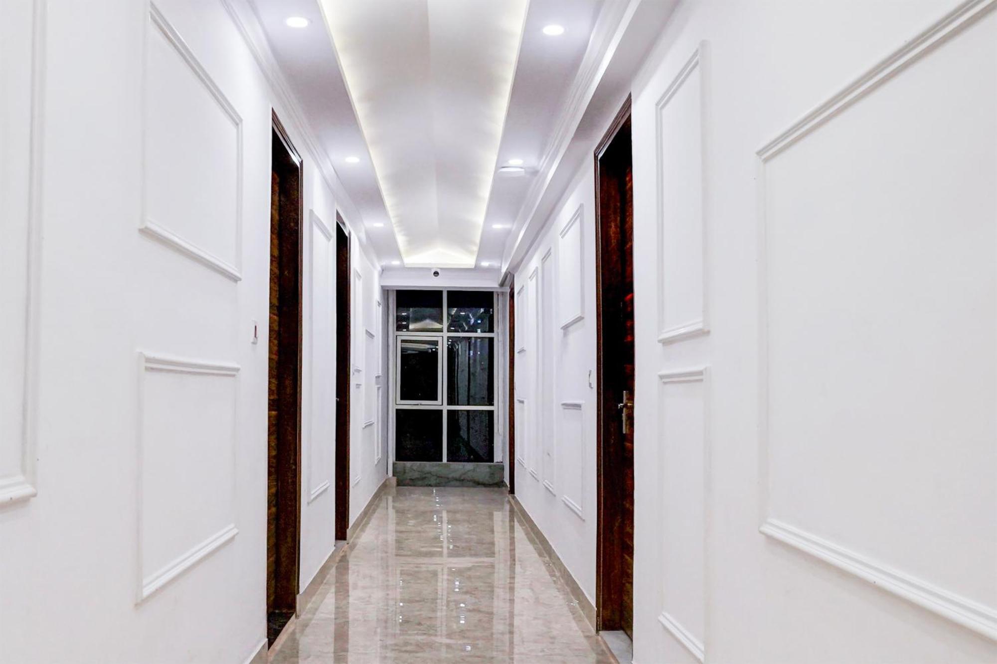 Townhouse Hotel Grand Emporio By Sbg Near Vaishali Metro Station Ghaziabad Eksteriør bilde
