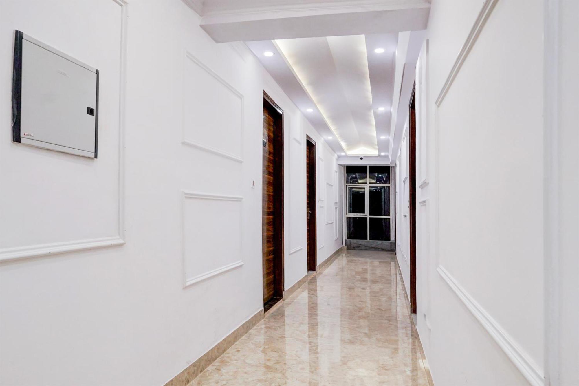 Townhouse Hotel Grand Emporio By Sbg Near Vaishali Metro Station Ghaziabad Eksteriør bilde